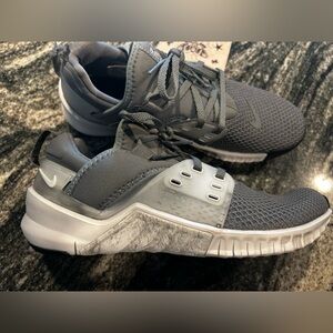 Nike Free Metcon Gray Athletic Shoes